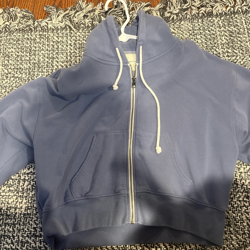 blue american eagle cropped zip up hoodie
